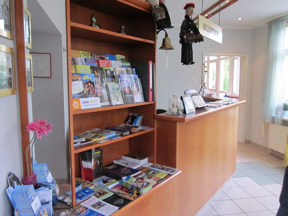 An der Rezeption  Hotel Nordwind & Haus Wenden