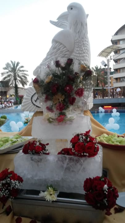 Schöne Skulptur am Galaabend Alaiye Resort & Spa