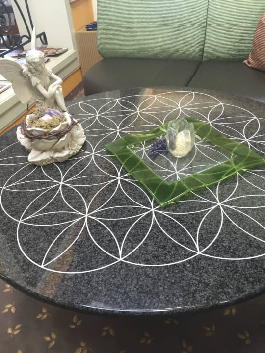 Tischchen  Spirit & SPA Hotel Birkenhof am Elfenhain