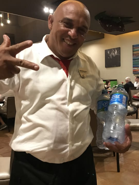 Bester Kellner  Hard Rock Hotel & Casino Punta Cana