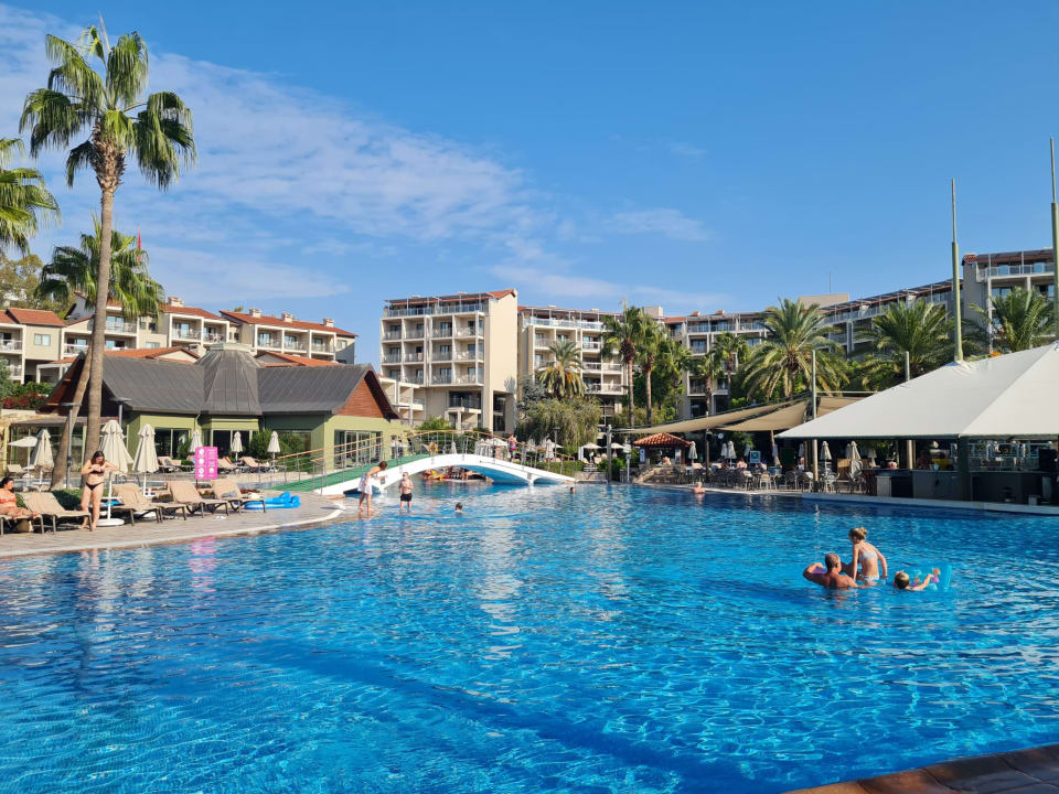 Pool Arum Barut Collection