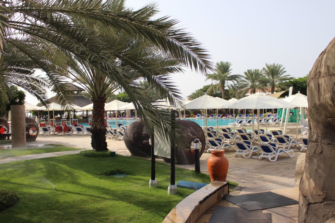 Pool Fujairah Rotana Resort & Spa