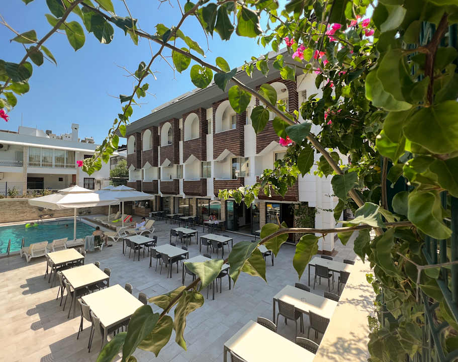 Pool FAME HOTEL