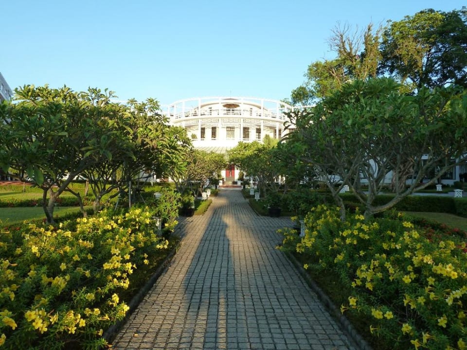 Weg vom Pool Azerai La Residence, Hue