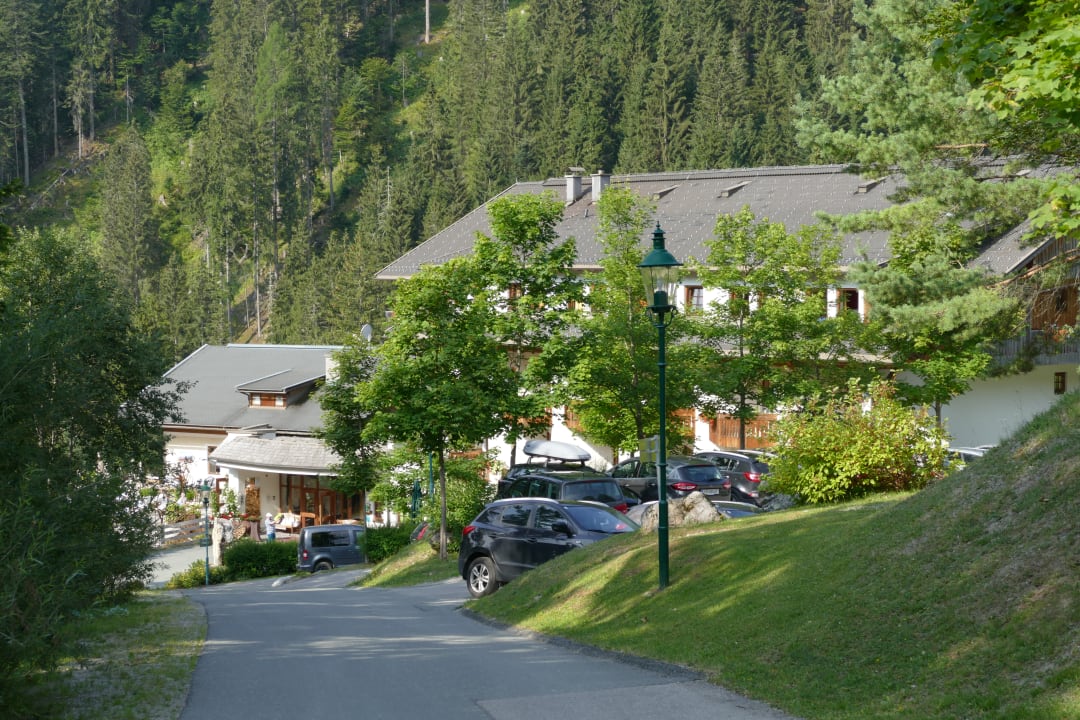 Außenansicht Almwellness-Resort Tuffbad