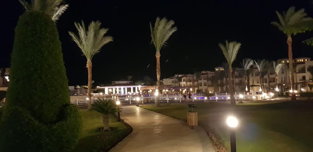 Gartenanlage Pickalbatros Dana Beach Resort - Hurghada