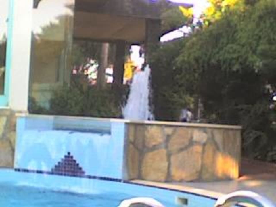 teil der zum pool gehört Side Bay Hotel