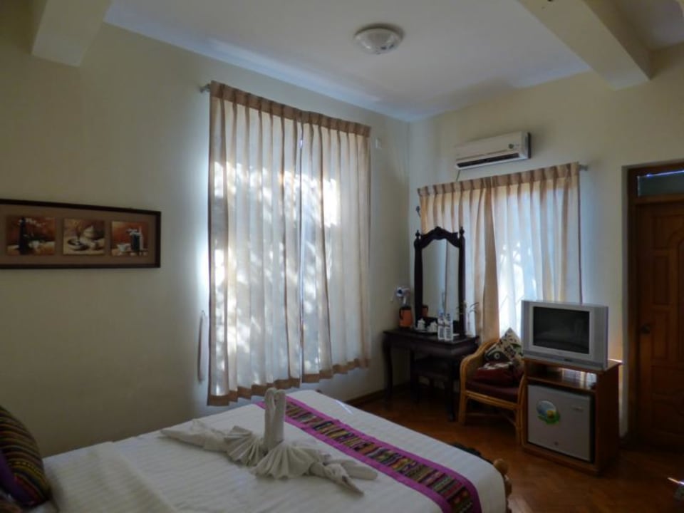 Zimmer Mr. Charles Guesthouse & Hotel