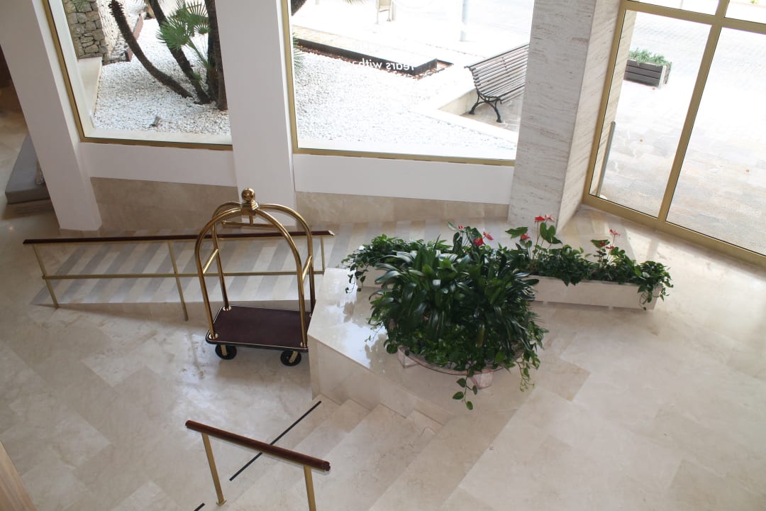 Lobby Sabina Hotel & Suites