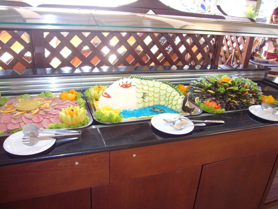 Reichhaltiges Büffet Hotel Kalithea Horizon Royal