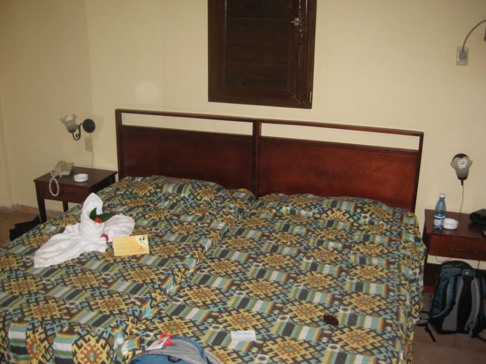 Das etwas durchgelegene Bett Hotel Los Caneyes