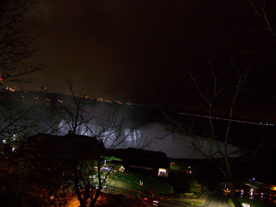 Ausblick Embassy Suites Hotel Niagara Falls / Fallsview