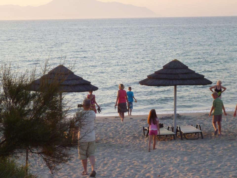 Sandstrand am Hotel Atlantica Marmari Palace