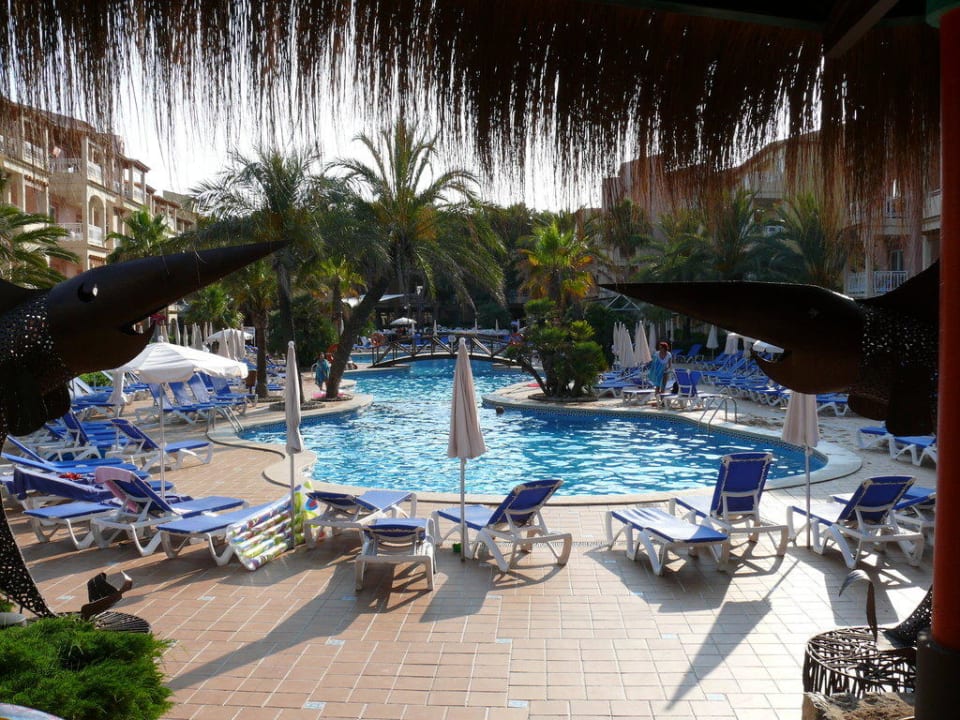 Blick von der Poolbar Zafiro Bahia