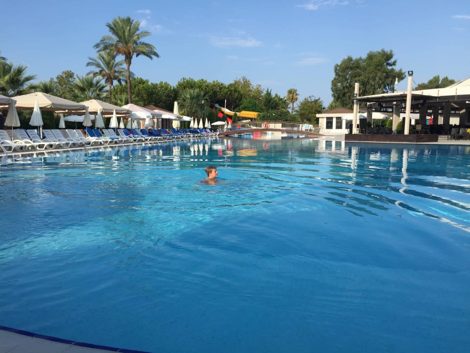 Aktivpool, rechts Poolbar Sunis Elita Beach Resort & Spa