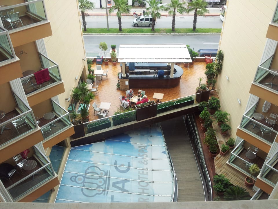 Baransicht aus dem Zimmer Tac Premier Hotel & Spa