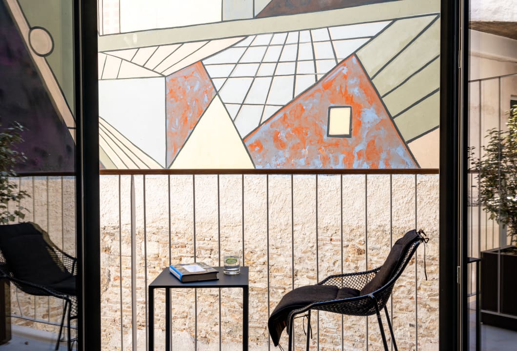 Zimmer Mitsis N'U Piraeus Port