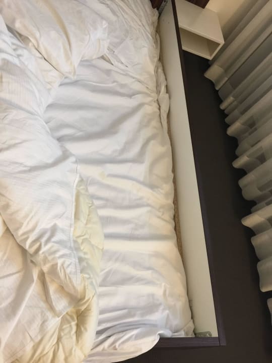 Bett DAS SCHMÖCKWITZ