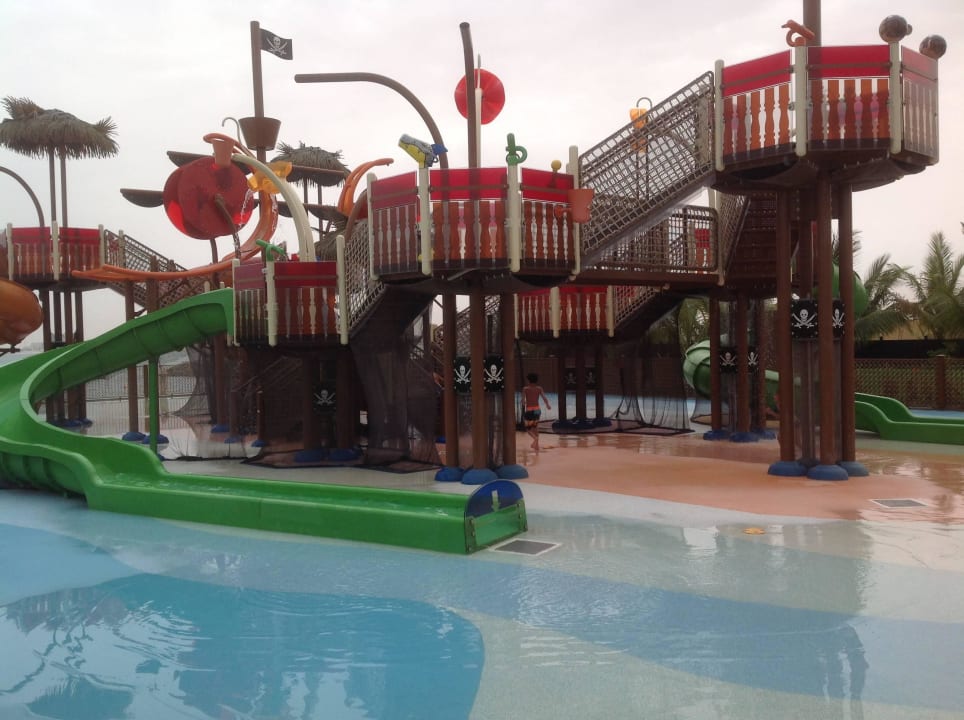 Riesige Wasserrutsche DoubleTree by Hilton Resort & Spa Marjan Island