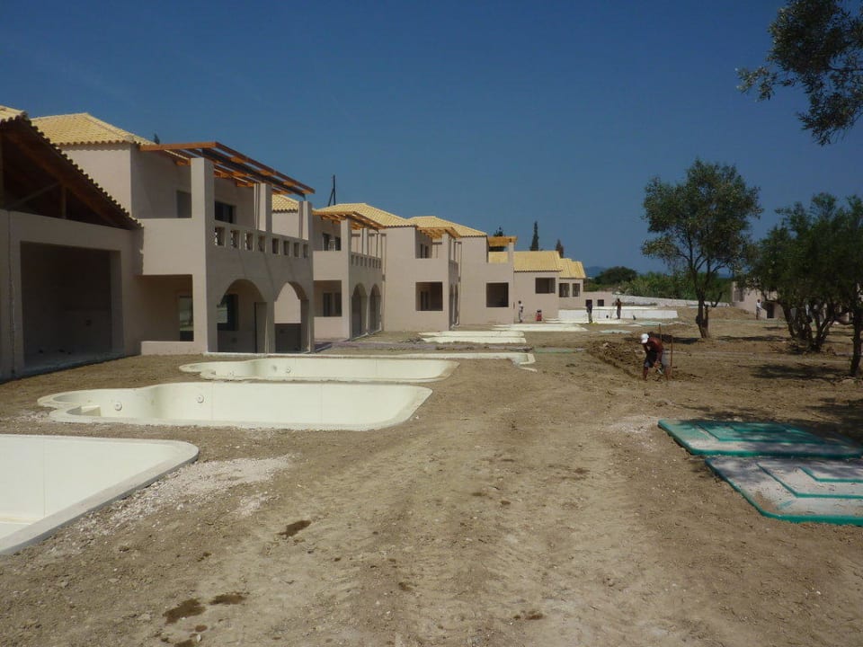 Bâtiment chambres avec piscine privée Atlantica Eleon Grand Resort, Tragaki