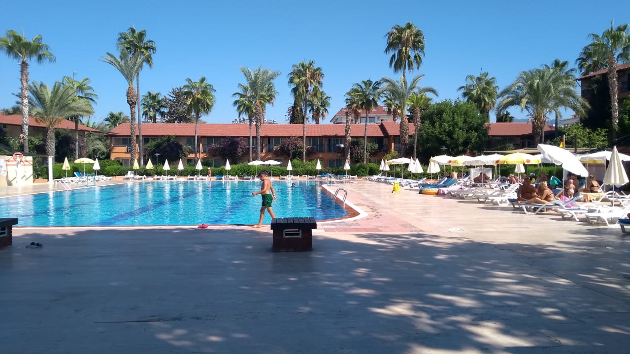 Außenansicht Club Turtas Beach Hotel