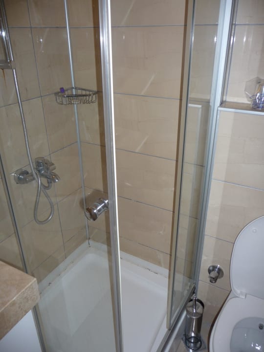 Fehlende Duschtür...115 Dogan Hotel by Prana Hotels & Resorts