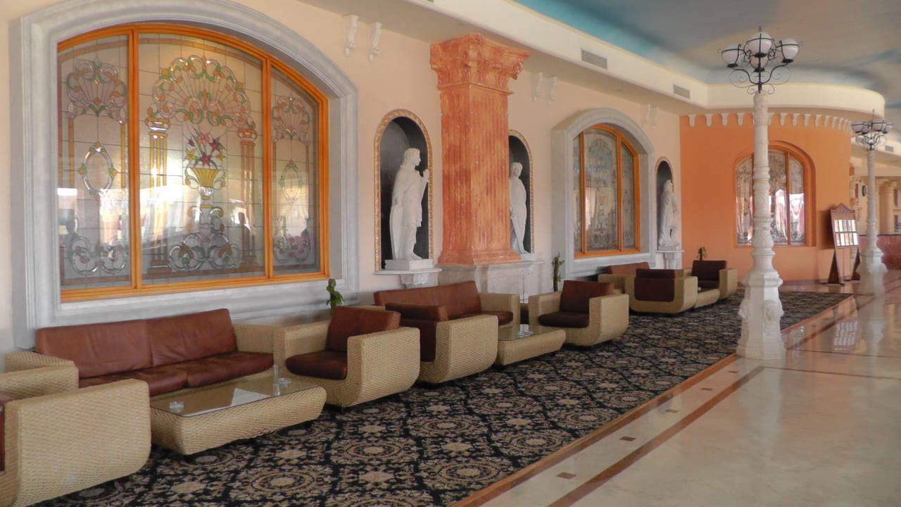 Lobby Hotel Titanic Palace