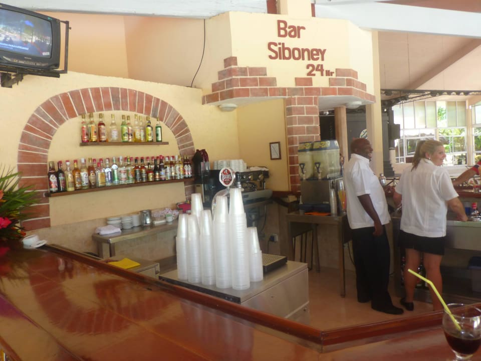 Bar an der Veranstaltungshalle Sol Hicacos Varadero
