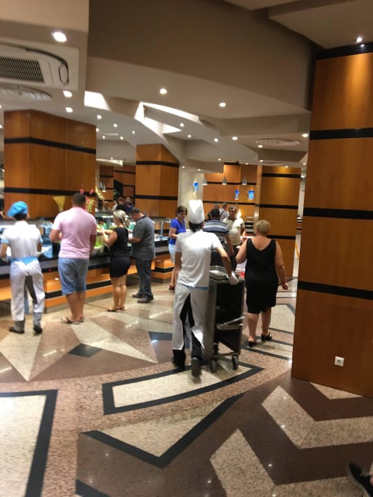 Einer von vielen Restaurants  Limak Limra Hotel & Resort