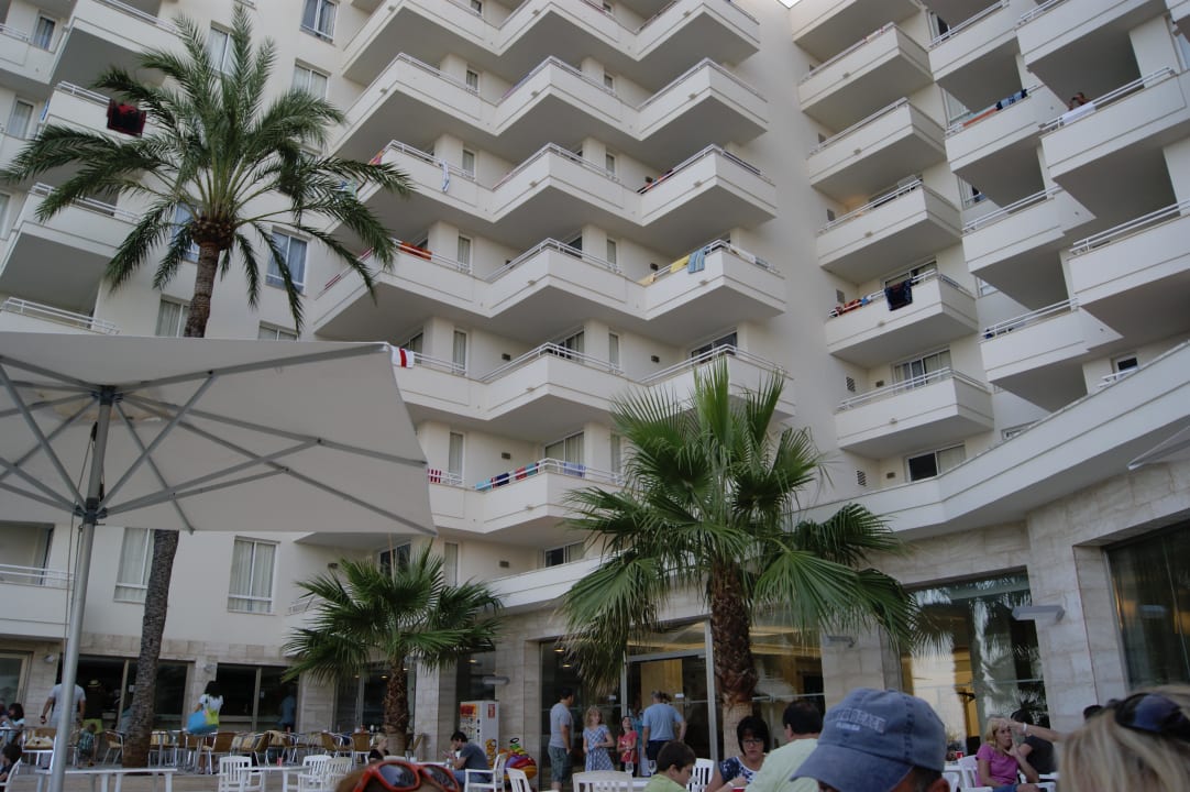 Widok na bar i restaurację Aparthotel Playa Dorada