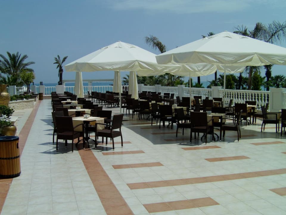 Essensplatz draußen Onkel Hotels - Beldibi Resort