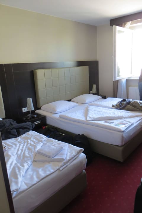 Schlafraum 3 Bett Hotel Savoy Hamburg
