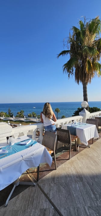 Gastro Sunrise Queen Luxury Hotel