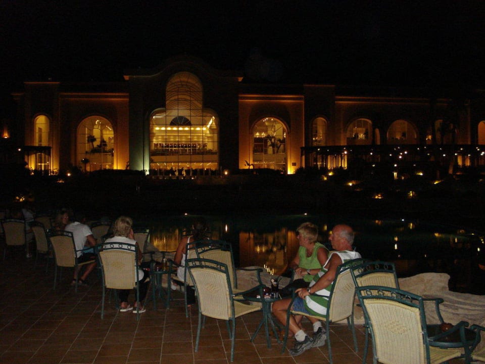 Večerní program Pyramisa Beach Resort Sahl Hasheesh