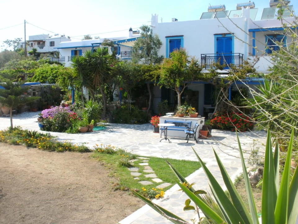 Blue Studios Dina Studios Dinanaxos