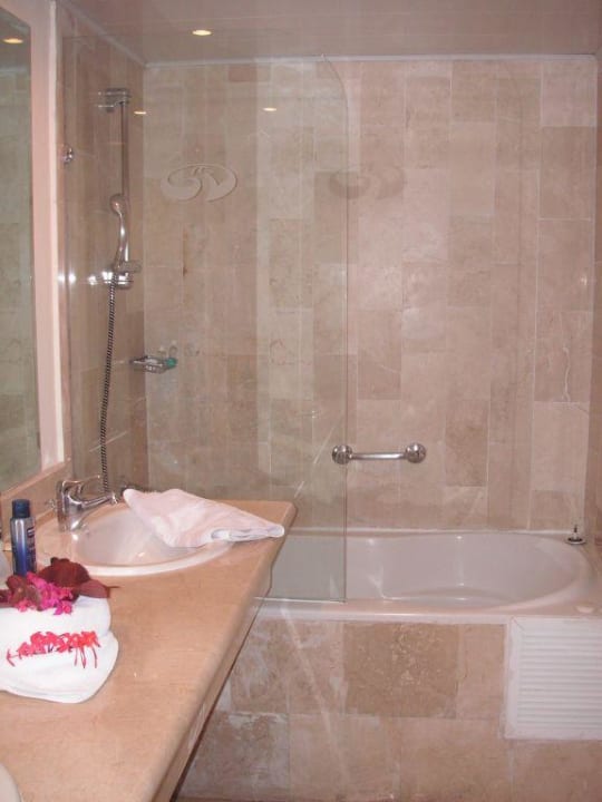 Badezimmer mit Jacuzzi, Deluxezimmer Grand Palladium Punta Cana Resort & Spa