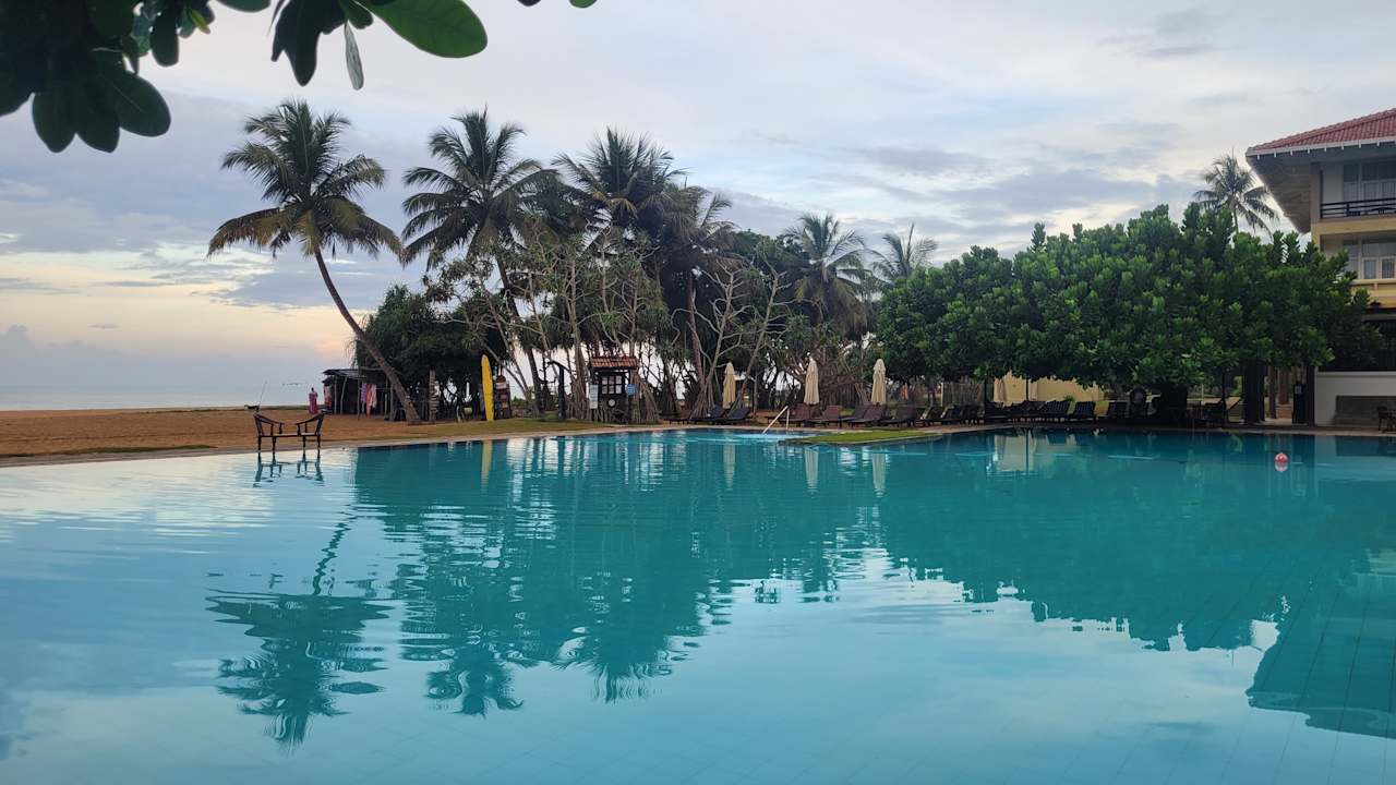 Pool Heritance Ahungalla