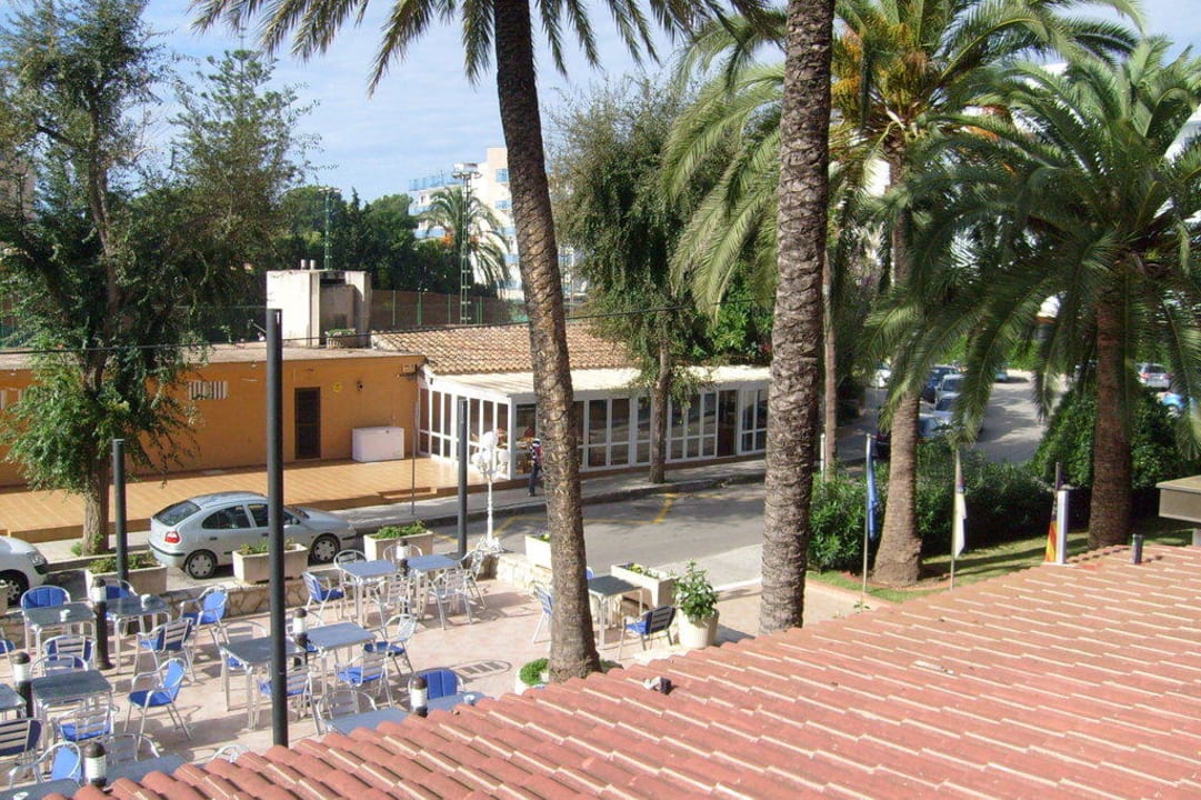 Zimmerausblick auf die Terrasse Hotel Boreal