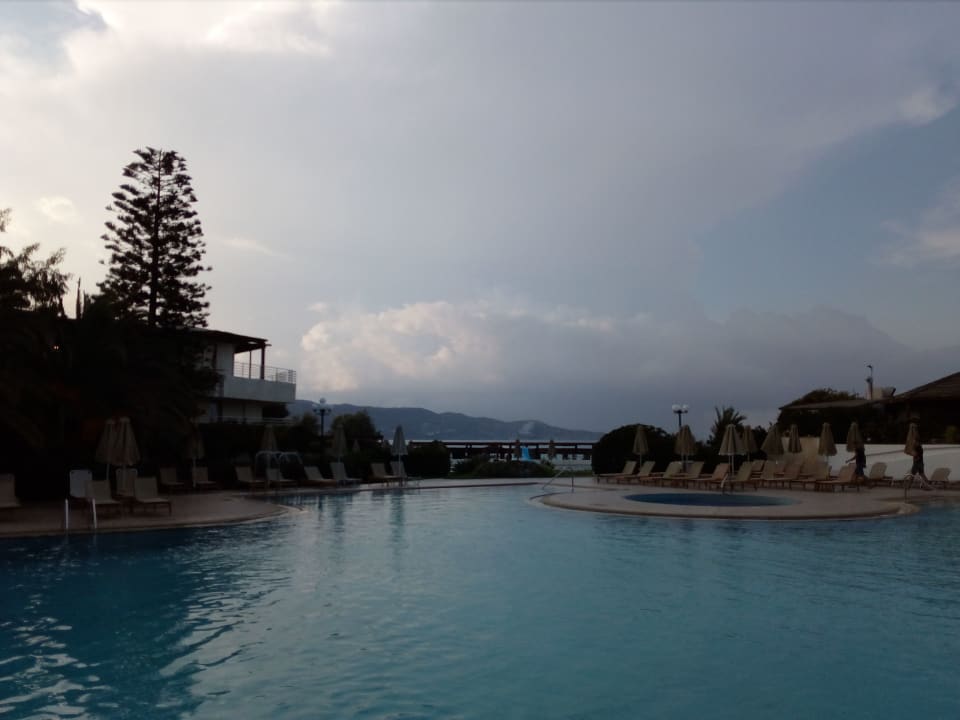 Pool Apollonia Beach Resort & Spa