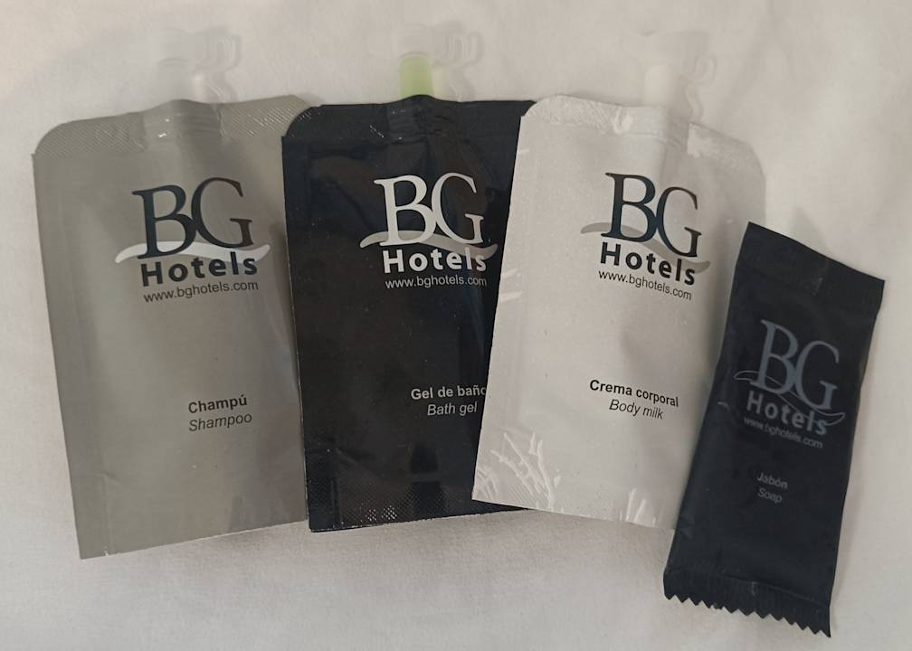 Zimmer BG Tonga Tower Design Hotel & Suites