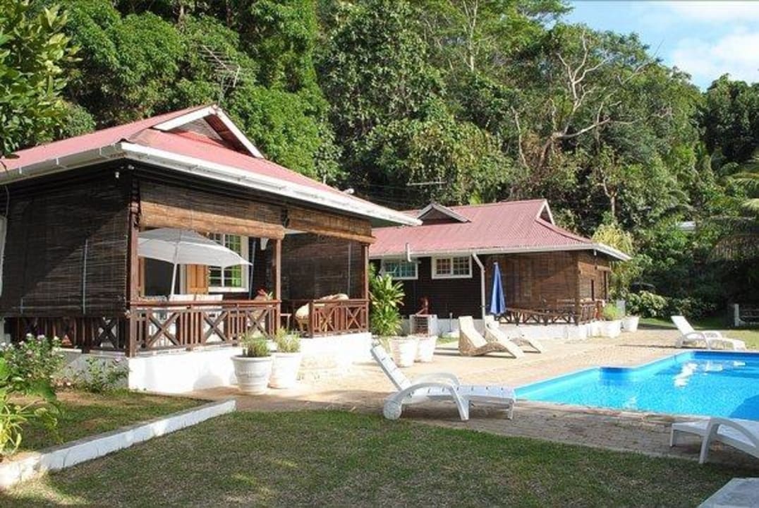 Three charming chalets with swimming pool Kokogrove Chalets