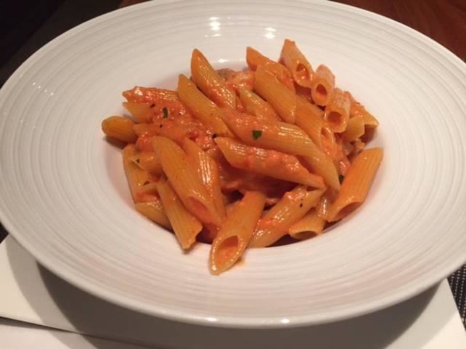 Leckere Pasta am Poolrestaurant Eastin Grand Hotel Sathorn
