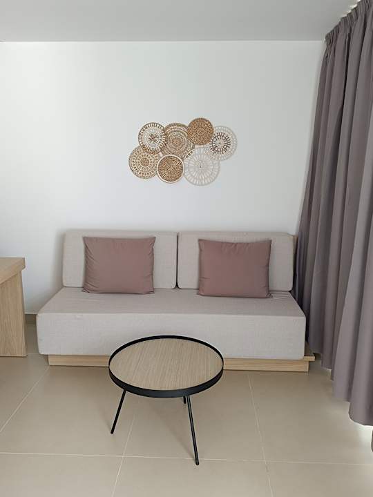 Zimmer HL Miraflor Suites Hotel