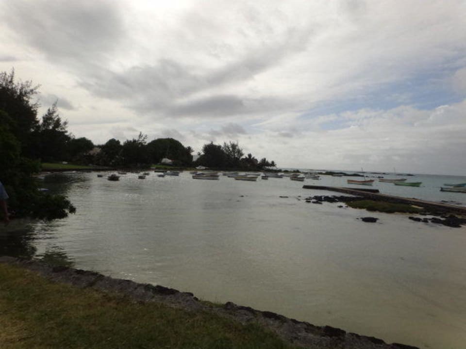 Schöne Küstenlandschaft Crystals Beach Resort Belle Mare, a member of Radisson Individuals