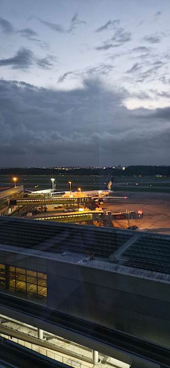 Ausblick Hotel Crowne Plaza Changi Airport