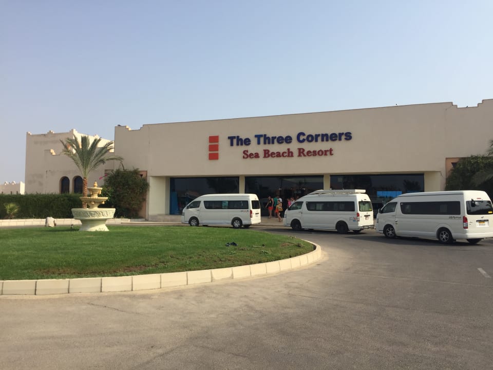 Lobby Three Corners Sea Beach Resort