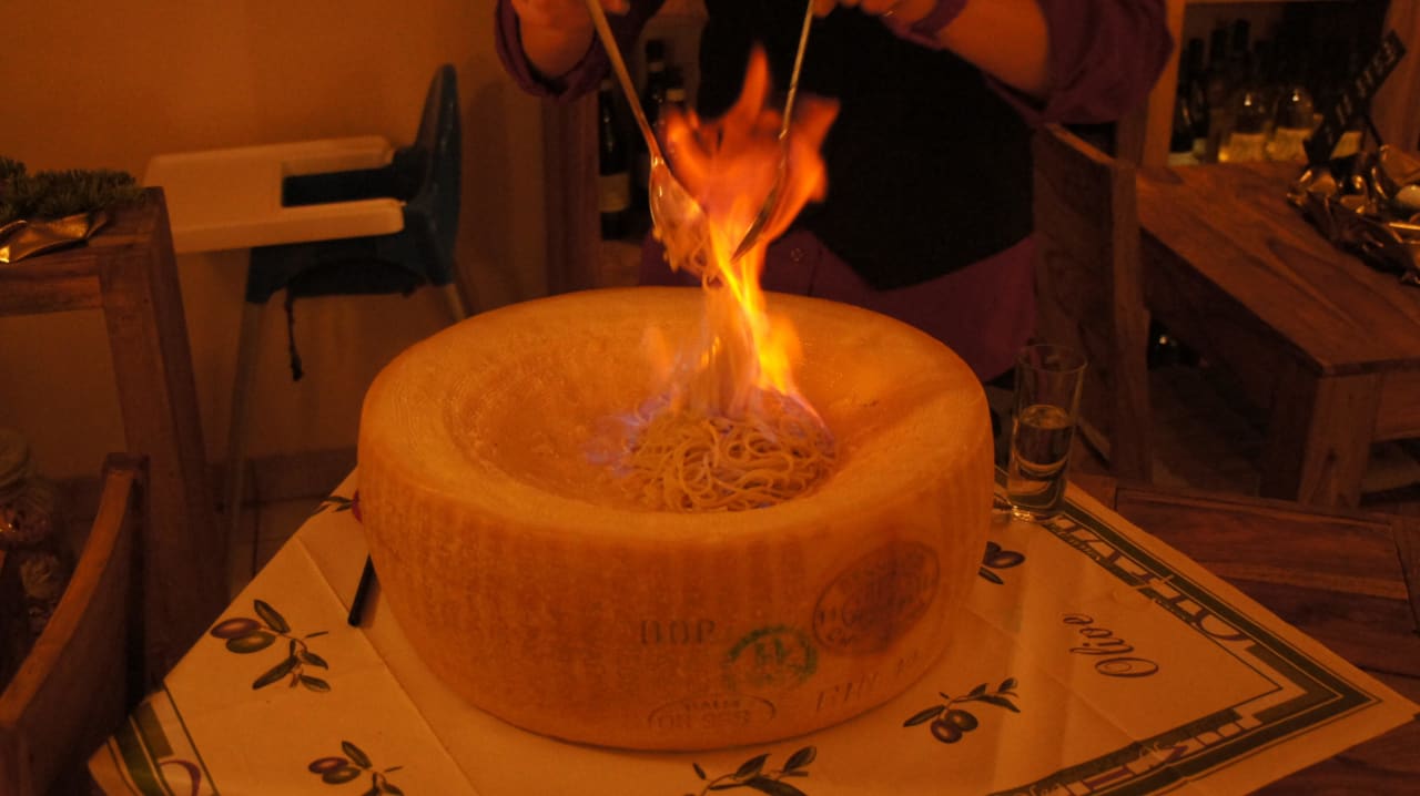 Im Käse flambierte Nudeln Ferienresort Seepferdchen