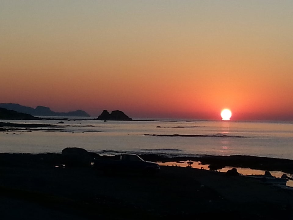 Sonnenaufgang im Oktober Ekaterini Hotel