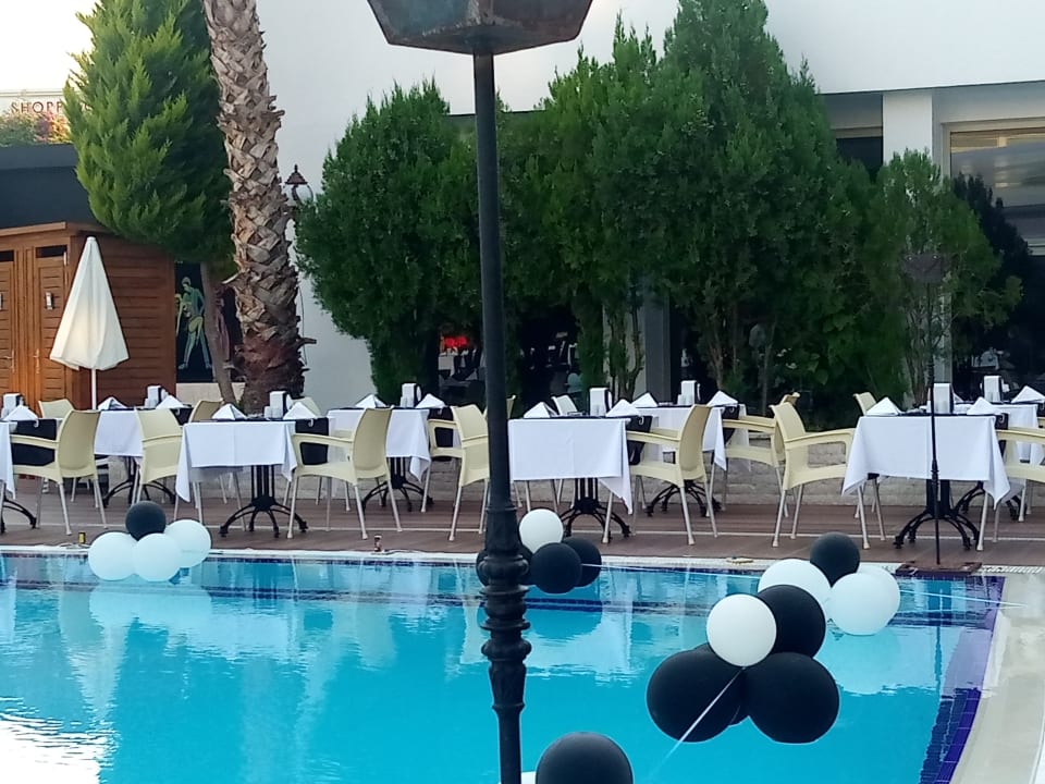 Pool Side Aquamarin Resort & Spa