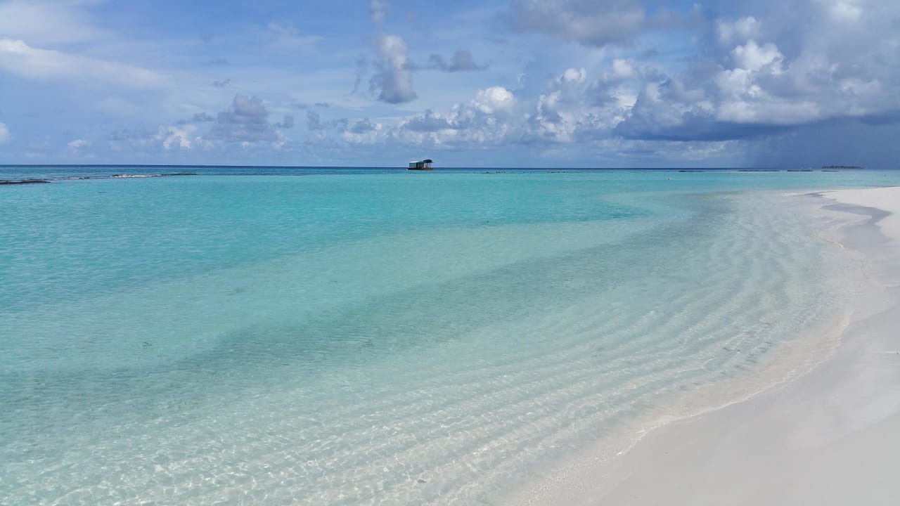Strand Richtung Wasserbungi Summer Island Maldives